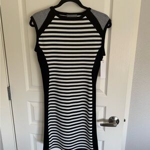 Loveappella Black and White Sheath Dress Crew Neck Cap Sleeve